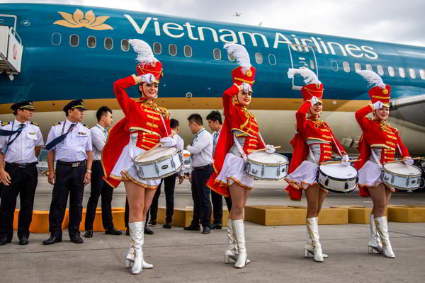 vietnam-airlines-dang-mo-ban-ve-may-bay-khuyen-mai-ha-noi-moscow-hang-thuong-gia