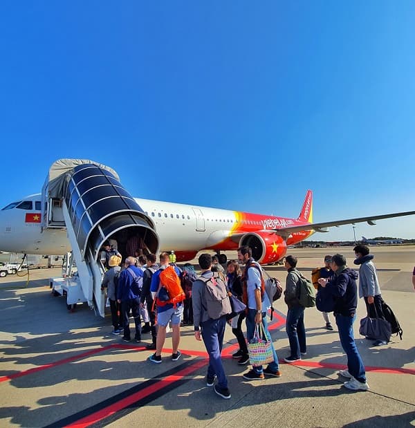 bay-Jakarta-cung-vietjetair