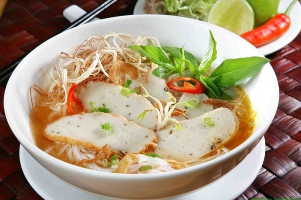 banh-canh-cha-ca-thu-pq