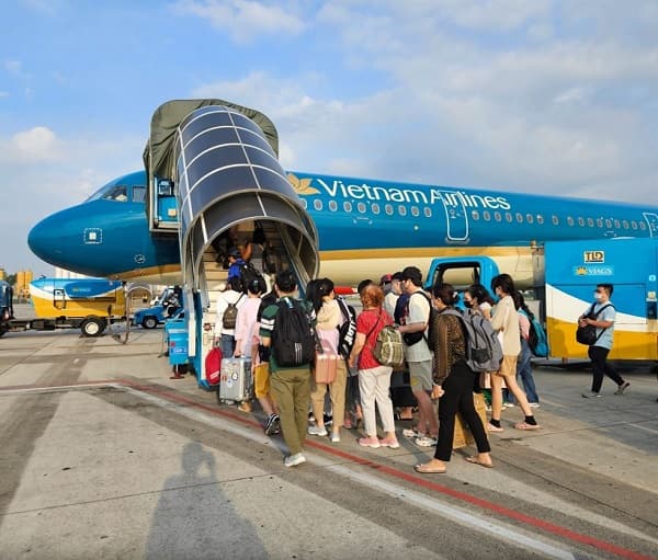 Vietnam Airlines tăng chuyến bay, bán vé Phổ Thông giá tốt Tp Hồ Chí Minh – Đà Lạt giai đoạn lễ 30/04 – 1/05/2024