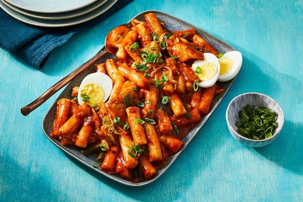 banh-gao-cay-tteokbokki