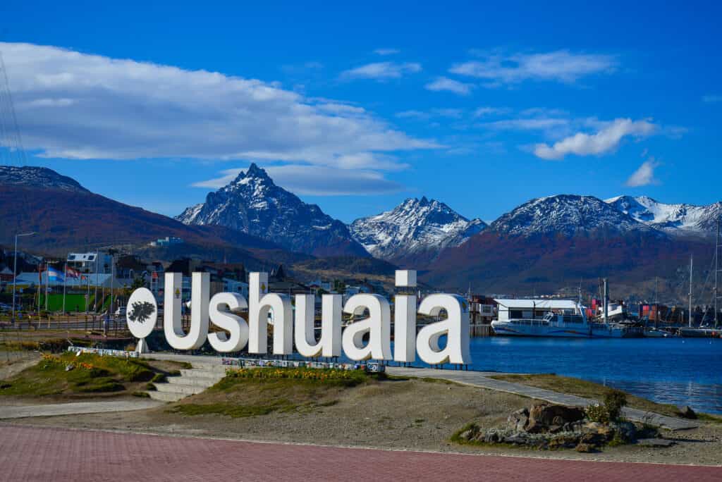 ve-may-bay-di-ushuaia-argentina-min