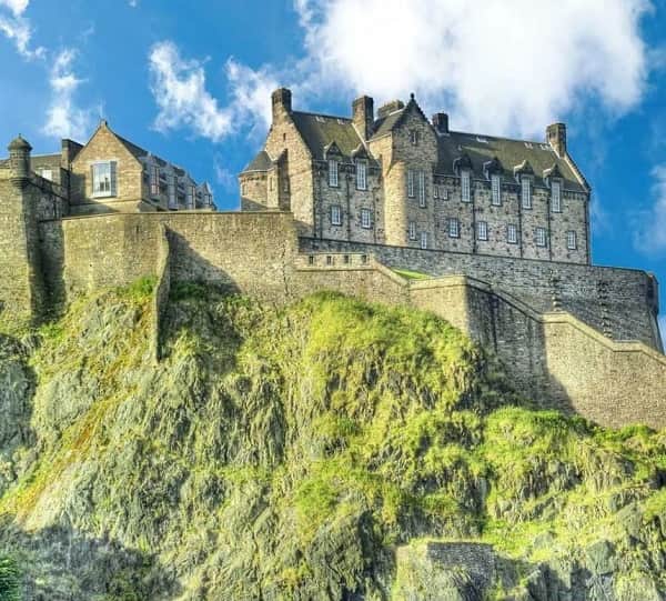 lau-dai-Edinburgh-nguy-nga-min