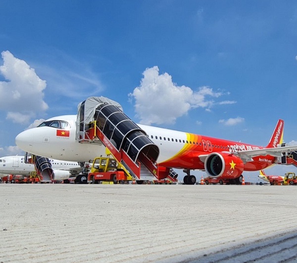 VietjetAir tăng thêm chuyến – bán vé rẻ giúp hành khách bay hè vô tư