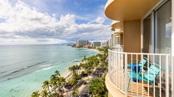 aston-waikiki-beach-hotel-hawaii
