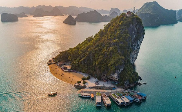 Hè này, khám phá đảo Titop – viên ngọc sáng giá của du lịch Hạ Long 