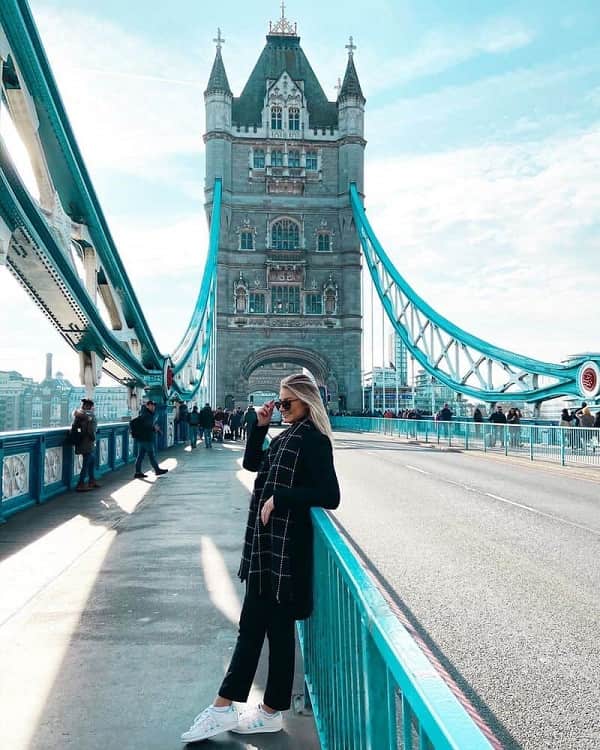 Đặt ngay vé máy bay Hà Nội – London tháng 09/2025 giá tốt nhất tại ABAY