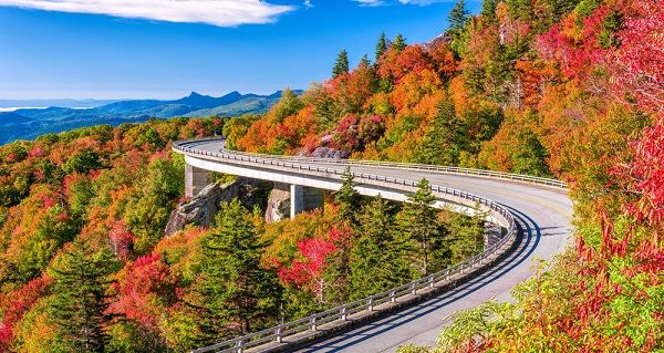Khám phá vẻ đẹp diệu kì của mùa thu nước Mỹ