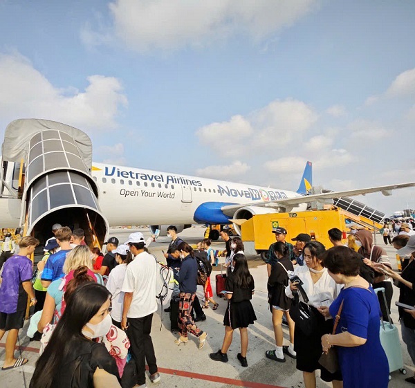 uu-dai-ve-tet-vietravel-airlines-2