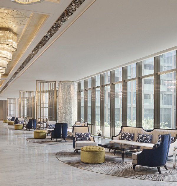 bay-thuong-gia-trong-tam-tay-1