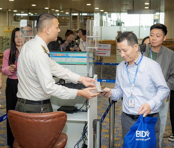 05 cách giúp bạn tránh mất thời gian tại cổng an ninh sân bay