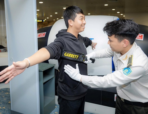 qua-cong-an-ninh-nhanh-3