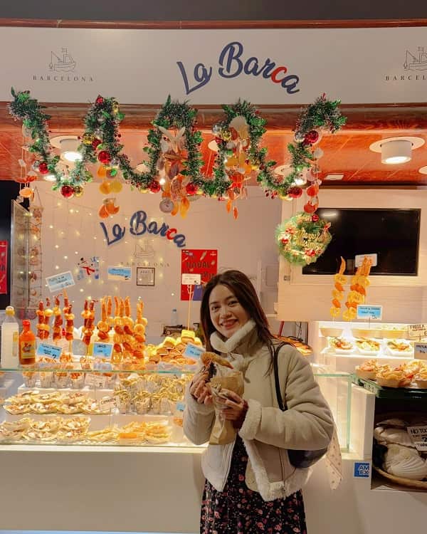 check-in-barcelona-mua-dong-4-min