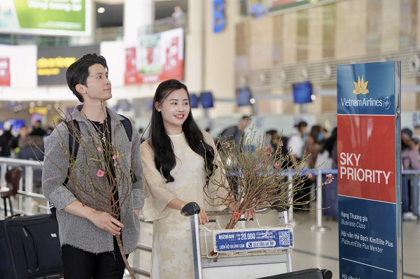 Vietnam Airlines thông báo vận chuyển mai, đào dịp Tết Nguyên Đán Bính Ngọ 2026