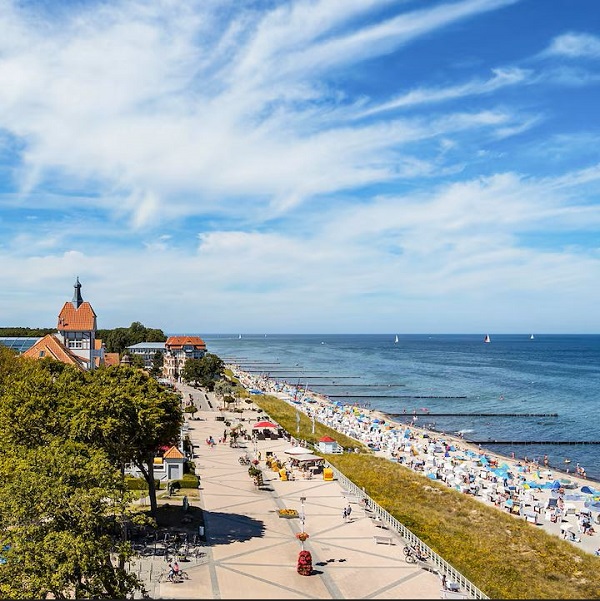 Tận hưởng mùa hè rực rỡ tại những bãi biển đẹp nhất nước Đức