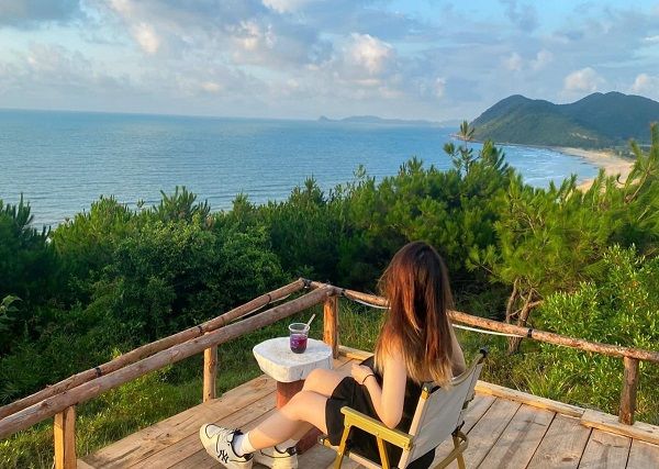 Khám phá đồi Vô Cực – điểm đến không thể bỏ lỡ trong chuyến du lịch đảo Quan Lạn (Quảng Ninh)