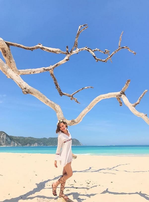 “Điểm danh” những bãi biển đẹp ở Indonesia – đi cả hè mới hết!