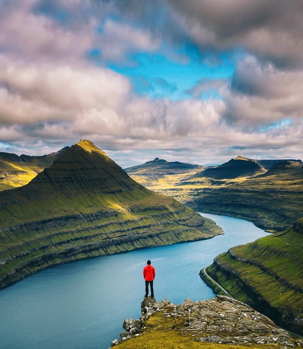 ve-dep-cua-Faroe-dan-mach-1