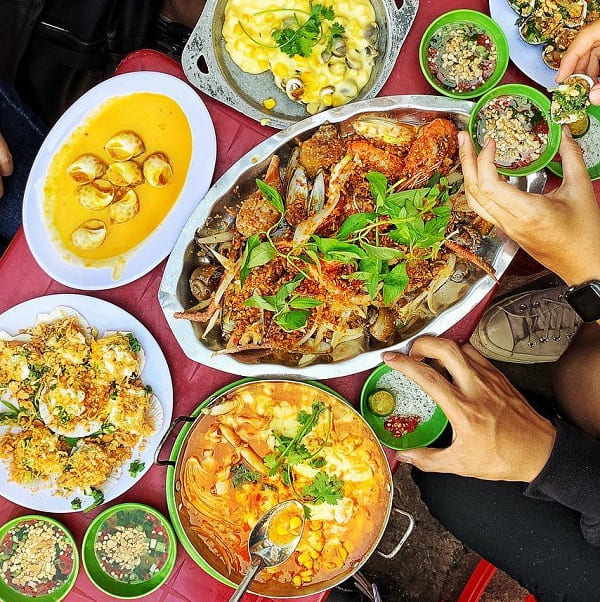 vinh-khanh-xom-chieu