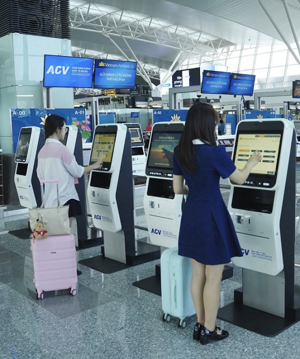 Bay quốc tế tiện hơn khi CHKQT Nội Bài chính thức có quầy gửi hành lý tự động