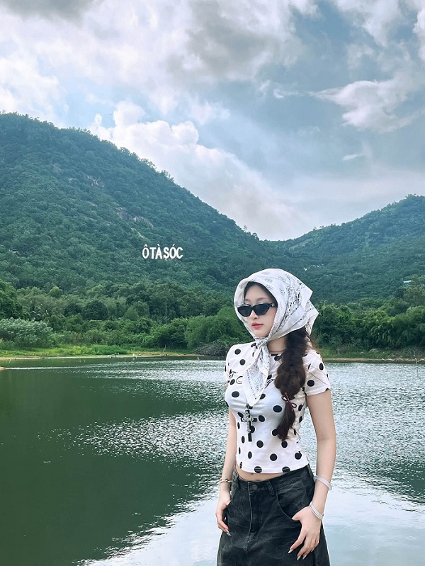 Hồ Ô Tà Sóc đẹp nguyên sơ, điểm hẹn bình yên giữa miền Bảy Núi (An Giang)