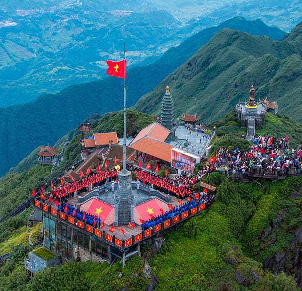 le-hoi-tho-cam-mua-vang-sapa
