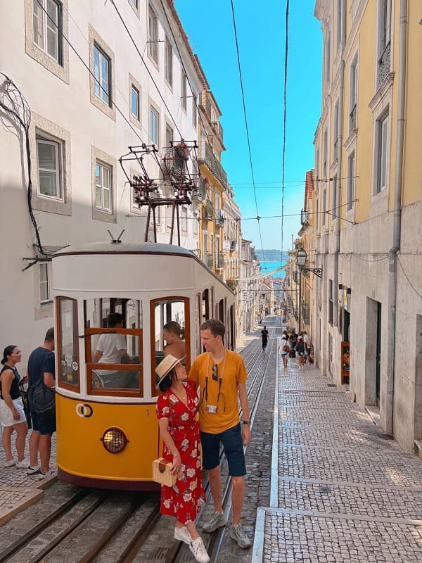 len-lich-cho-hanh-trinh-kham-pha-Lisbon-2026-2