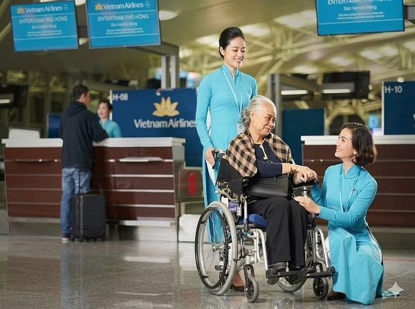 Vietnam Airlines có chương trình ưu đãi giá vé dành cho người cao tuổi không?